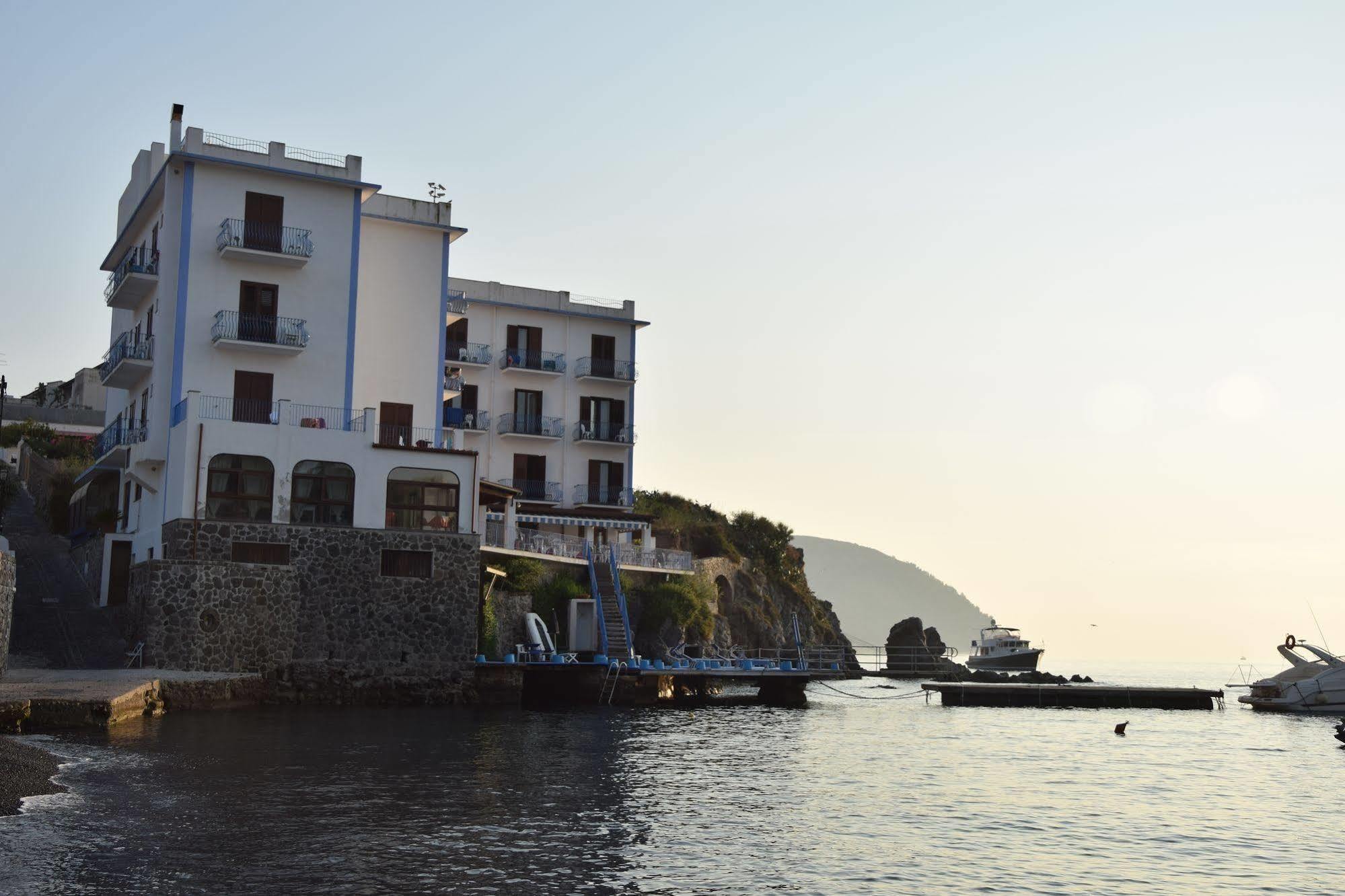 Hotel Rocce Azzurre Λίπαρι Εξωτερικό φωτογραφία